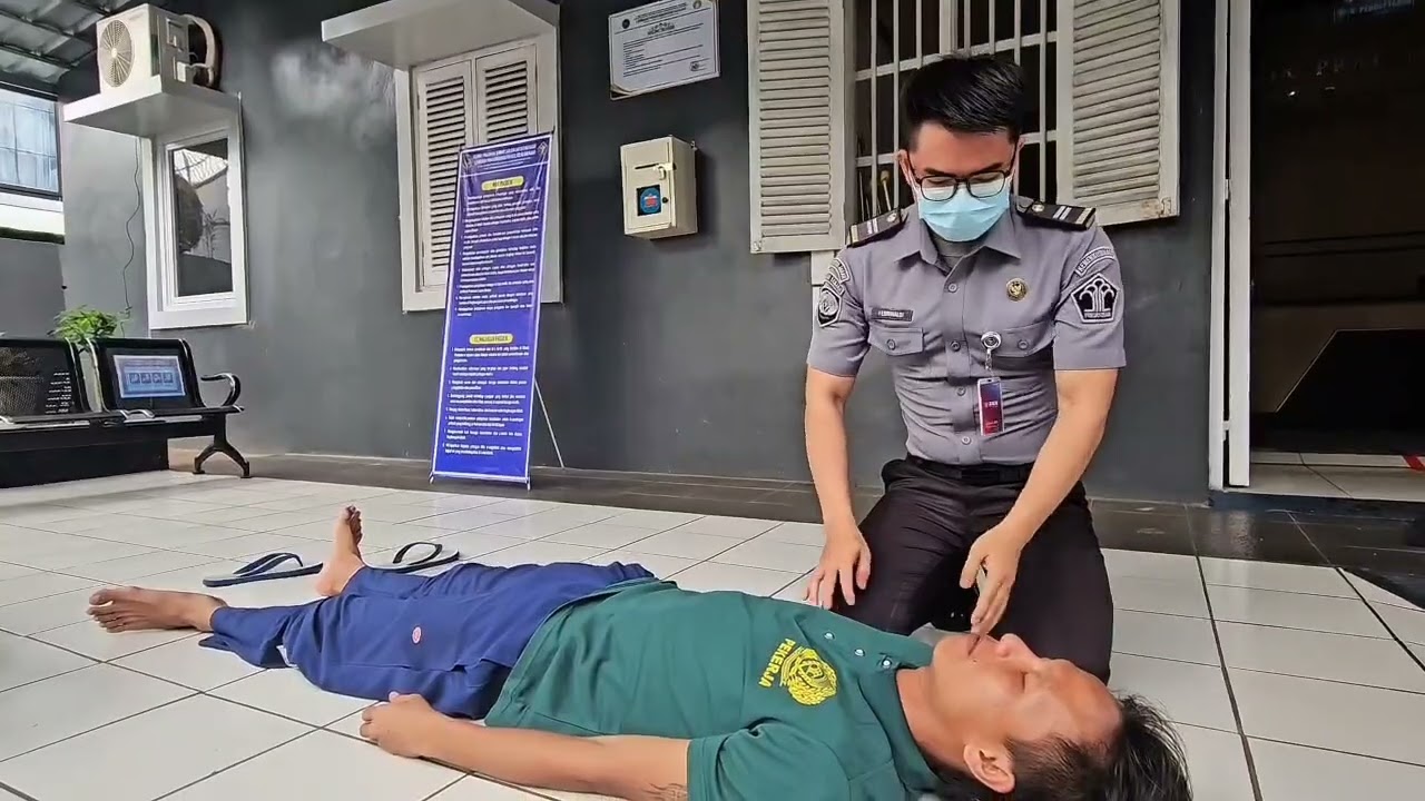 RESPONS CEPAT DAN TERKOORDINASI, KLINIK PRATAMA LAPAS BANJAR LAKUKAN PENANGANAN CODE BLUE
