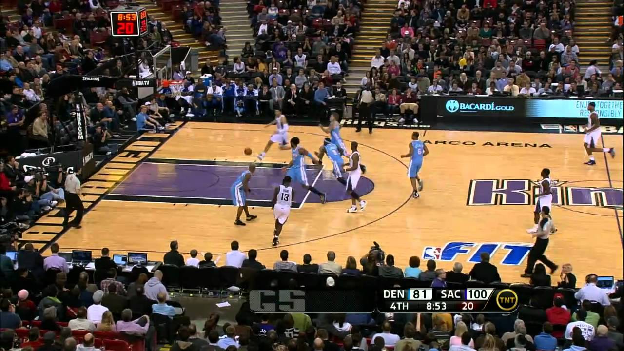 Tyreke Evans One-Handed Bounce Pass threads the needle
