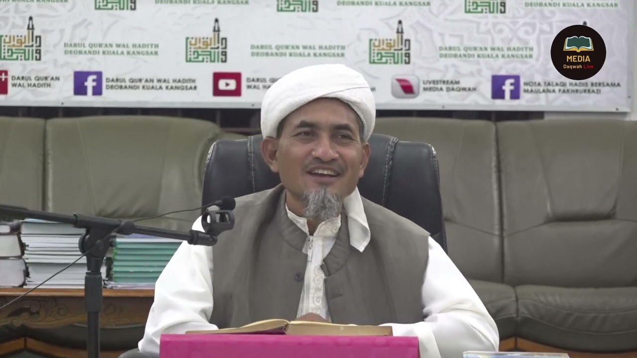 Sahih Al-Bukhari - Bab: Mengkafankan Mayat Tanpa Pakaian