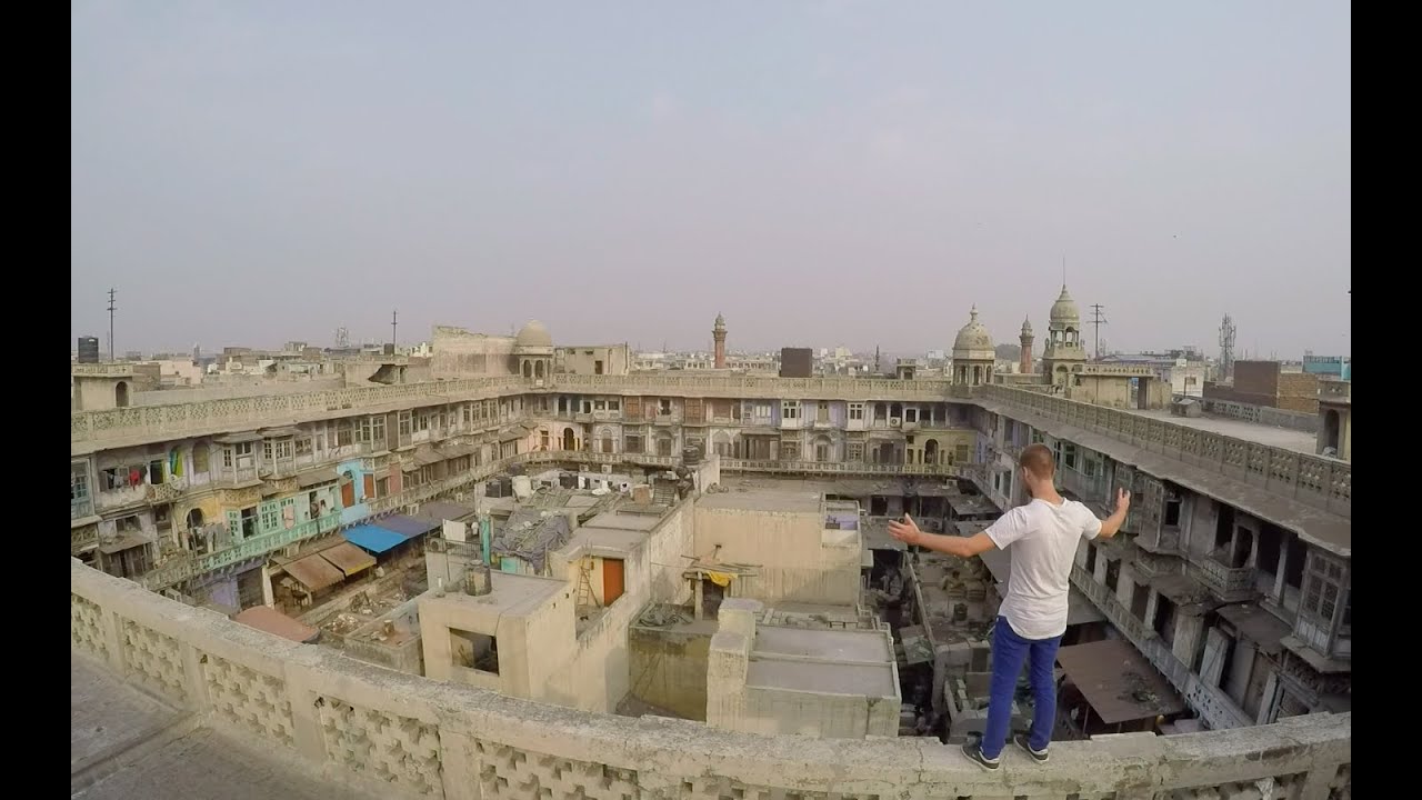 The Largest Spices Market in Asia | Khari Baoli, India 🇮🇳