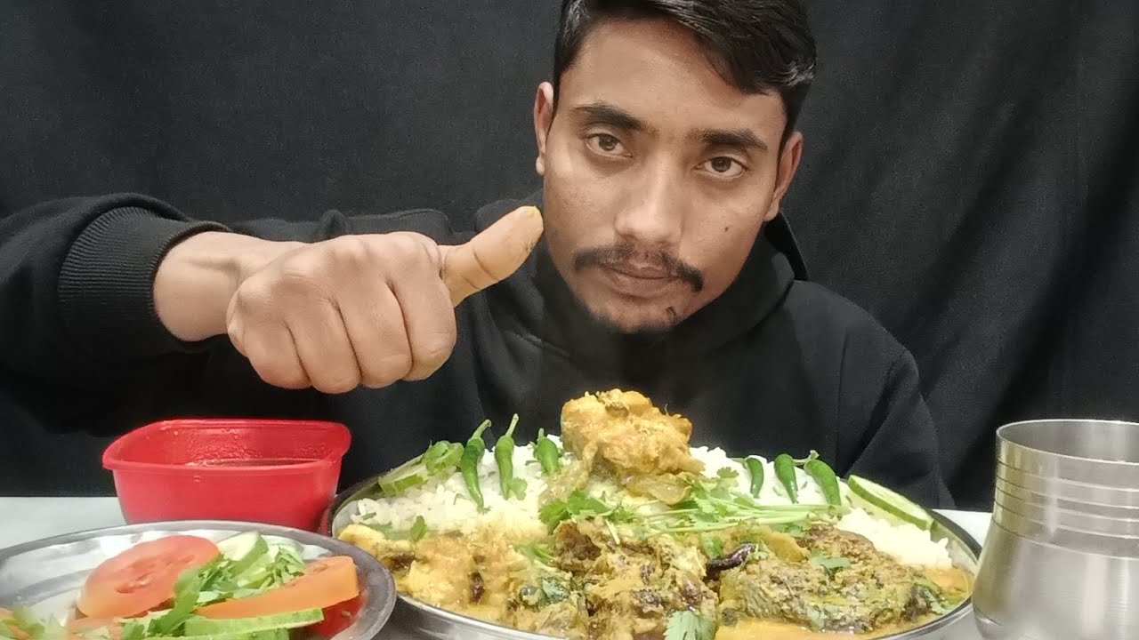 MUKBANG!! Bihari Style Fish Curry With SALAD 🥗 green chilli🌶️🌶️🫒#fishcurry#mukbang#Rajeshbhaueating