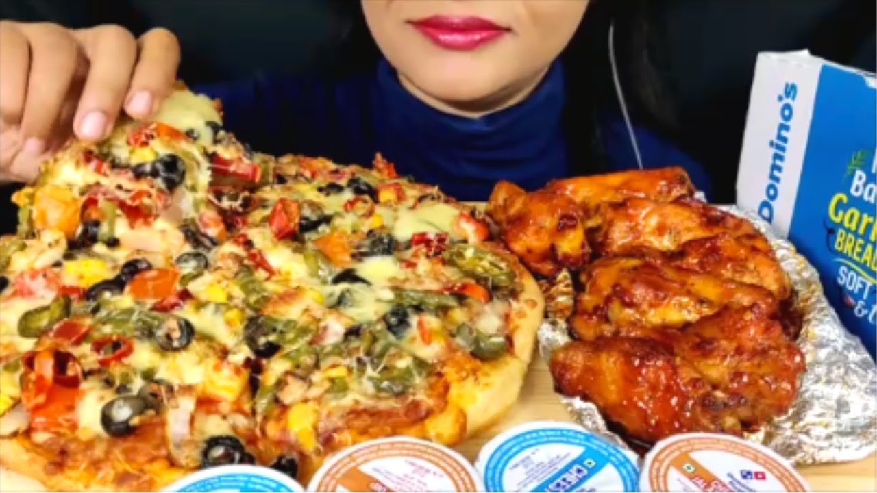 ASMR:DOMINOS VEG CHEESE BURST PIZZA,CHICKEN WINGS & GARLIC BREAD *Eating show*
