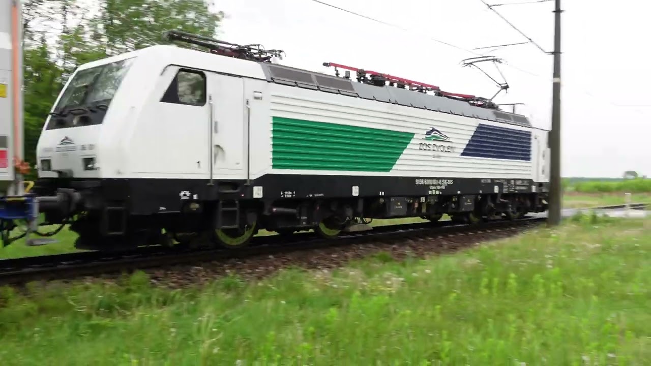 Ocice: E189-845, EuroSprinter, ze składem w kierunku Chmielowa