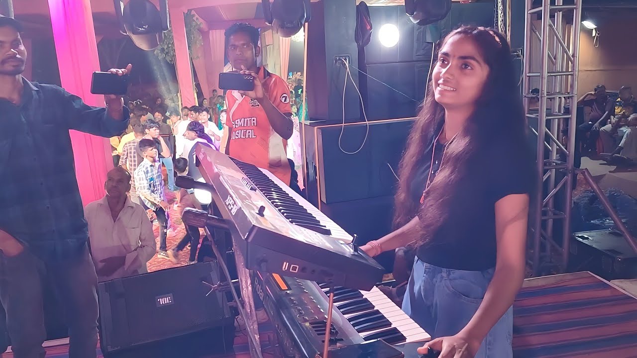 Piyu Patel Girls Keyboardist Player On The Fire 🔥  SR Dj Musical Party Gj Silvassa
