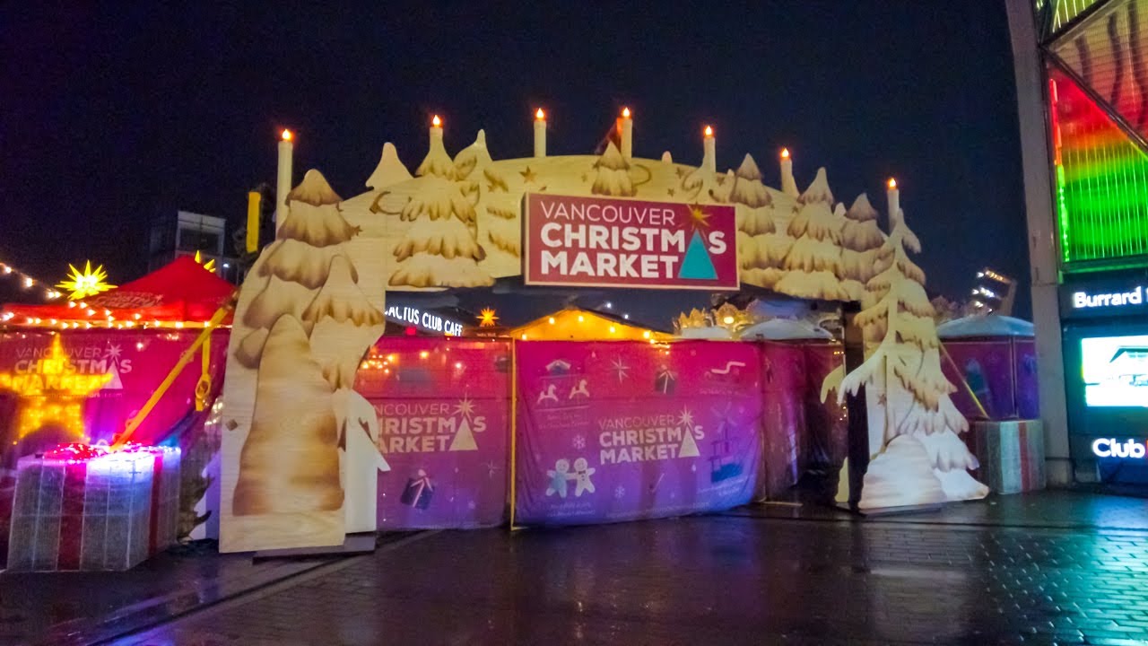 🇨🇦 Canada Walking Tour - Vancouver Christmas Market Rain Night Walk | 4K HDR