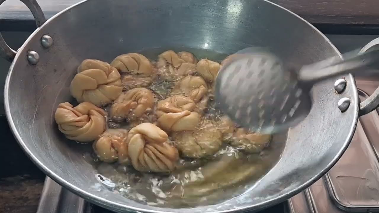 Balusahi Holi special | हलवाई से भी बढिया बालूस्याही खस्ता रसभरी # balusahi # holispecial