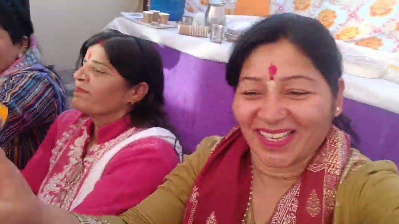 kirtan m dance krte hue bhat