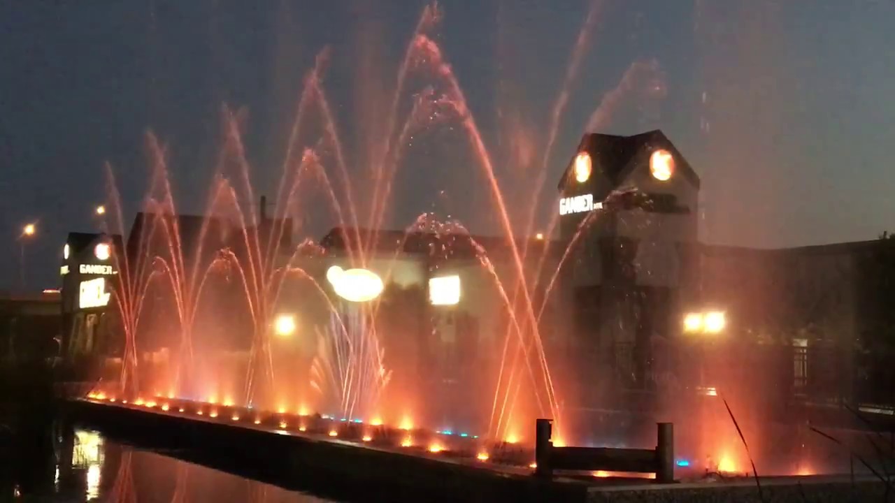 Wichita WaterWalk fountain