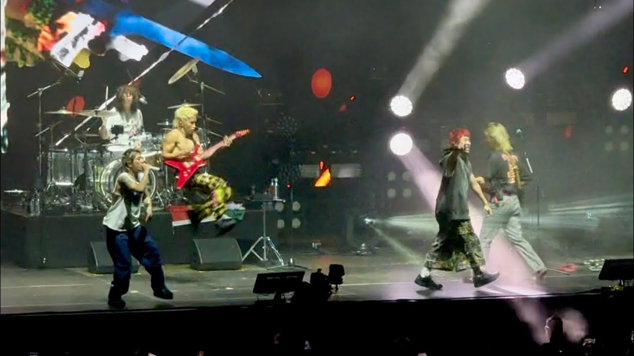 ONE OK ROCK (feat Paledusk) - C.U.R.I.O.S.I.T.Y. (LIVE Madrid 2025 Palacio Vistalegre Arena)