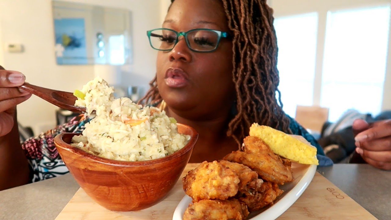 WINTER COMFORT MEAL CHICKEN AND RICE STEW COOKING AND EATING