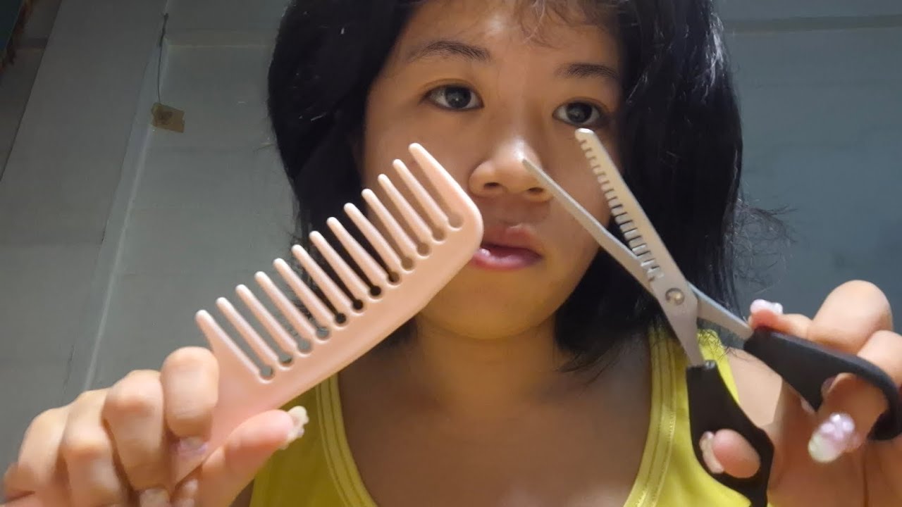 Asmr cutting your hair 👩✂️✨️(soft spoken)
