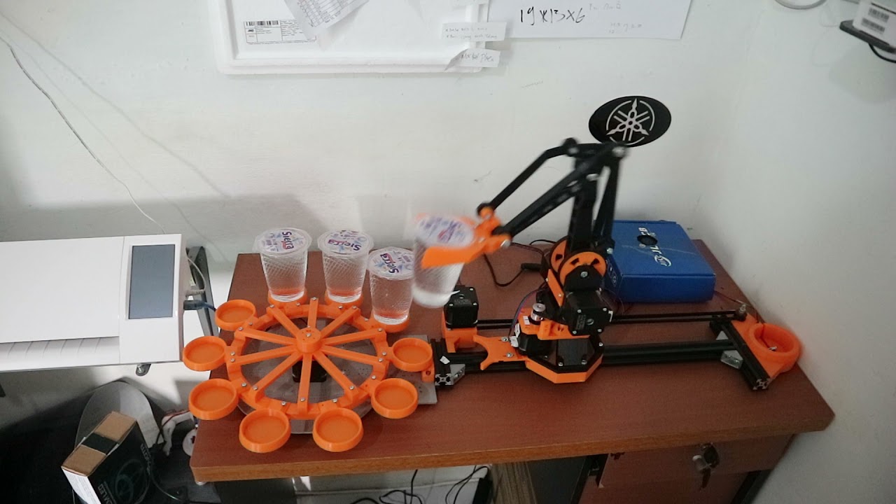 ARM ROBOTIC UNTUK MEMINDAH-MINDAHKAN GELAS AIR MINERAL [DEMO]