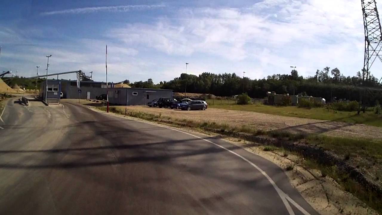 Kies laden über eine andere Einfahrt zum Tagebau Garzweiler