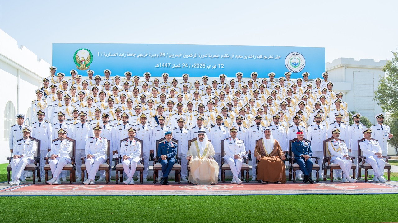 حمدان بن محمد يشهد حفل تخريج كلية راشد بن سعيد آل مكتوم البحرية