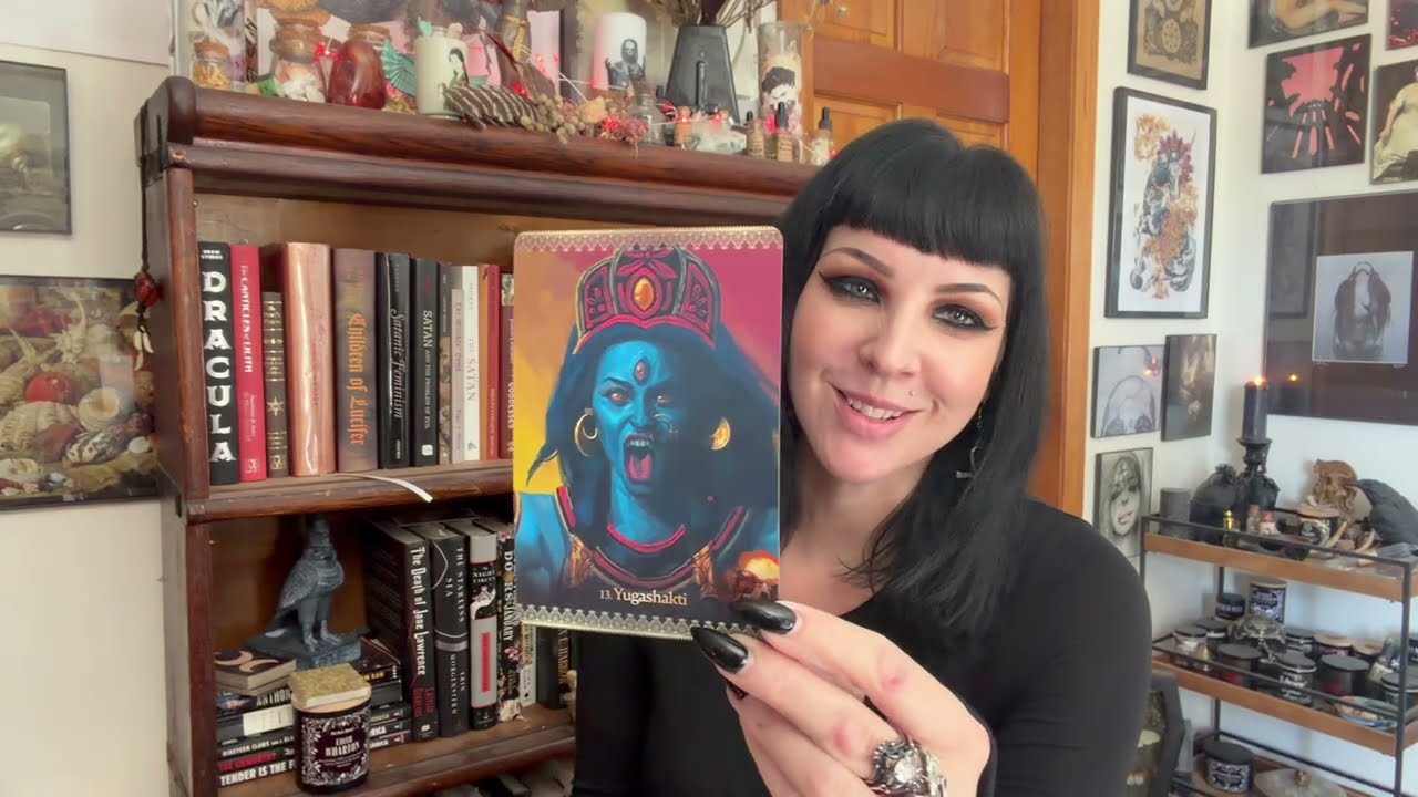 Опираясь на мудрость темной женственности вместе с Кали-Ма