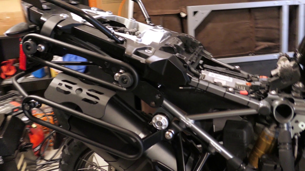 Installing Jesse Luggage Racks on R1200 GS Adventure LC