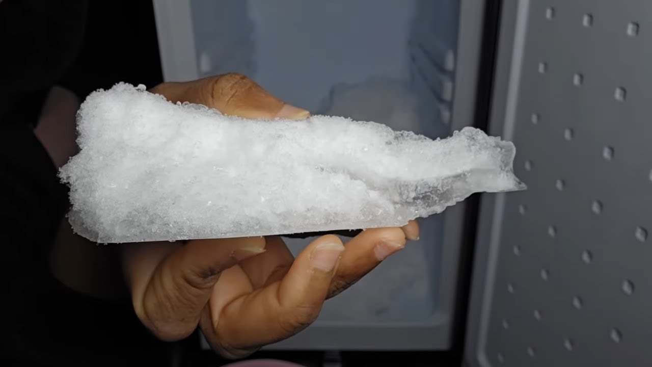 BOTTOM OF THE MINI FREEZER | BREAKING IT UP AND EATING | AND THE ICE CUT MY HAND‼️ #asmr #mukbang