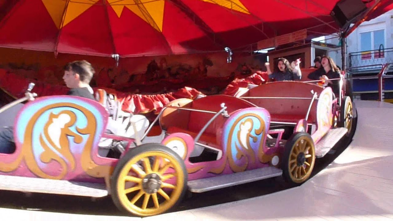 Manège La piste aux étoiles - Fête Foraine de Oucques 2014.