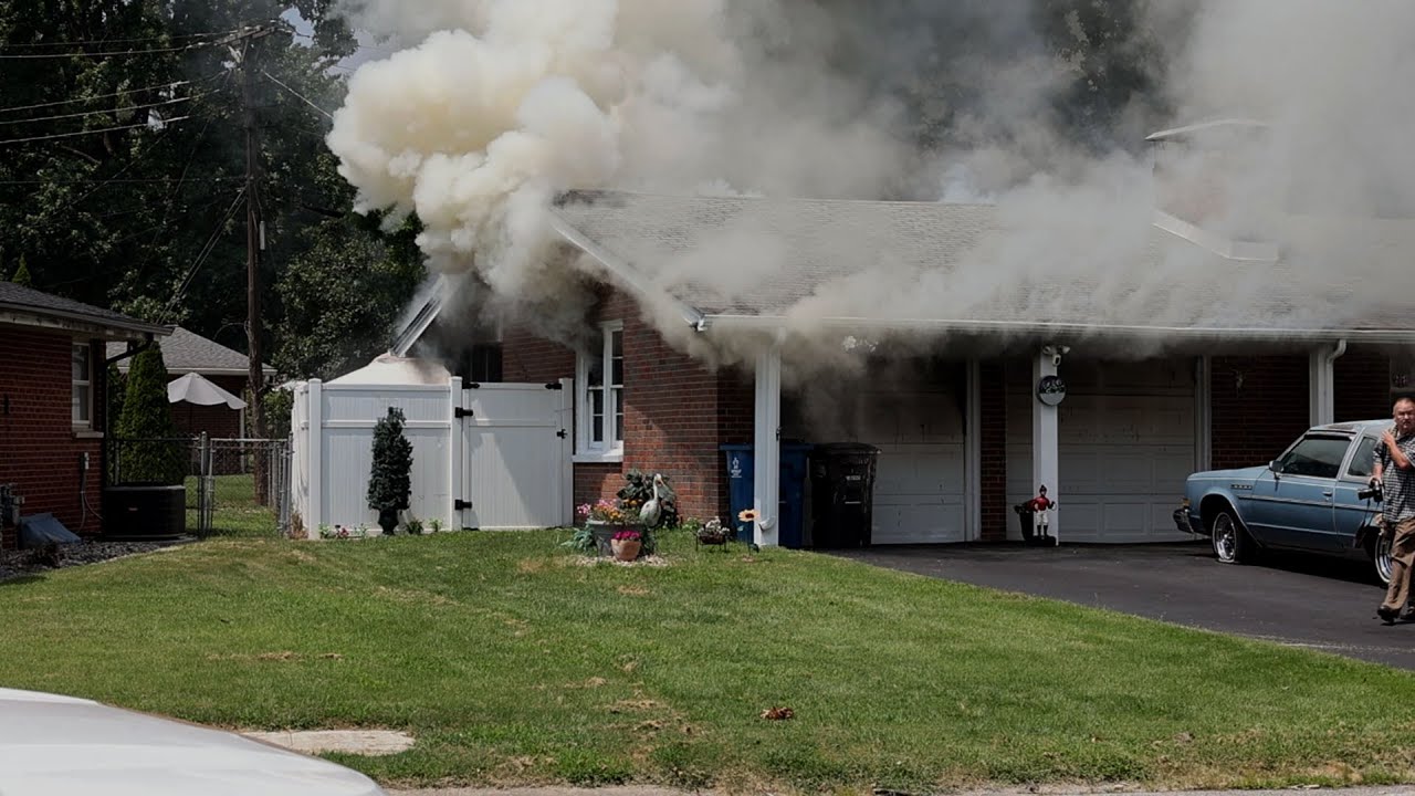 Garage fire - Godfrey Illinois, Godfrey FD, Alton FD