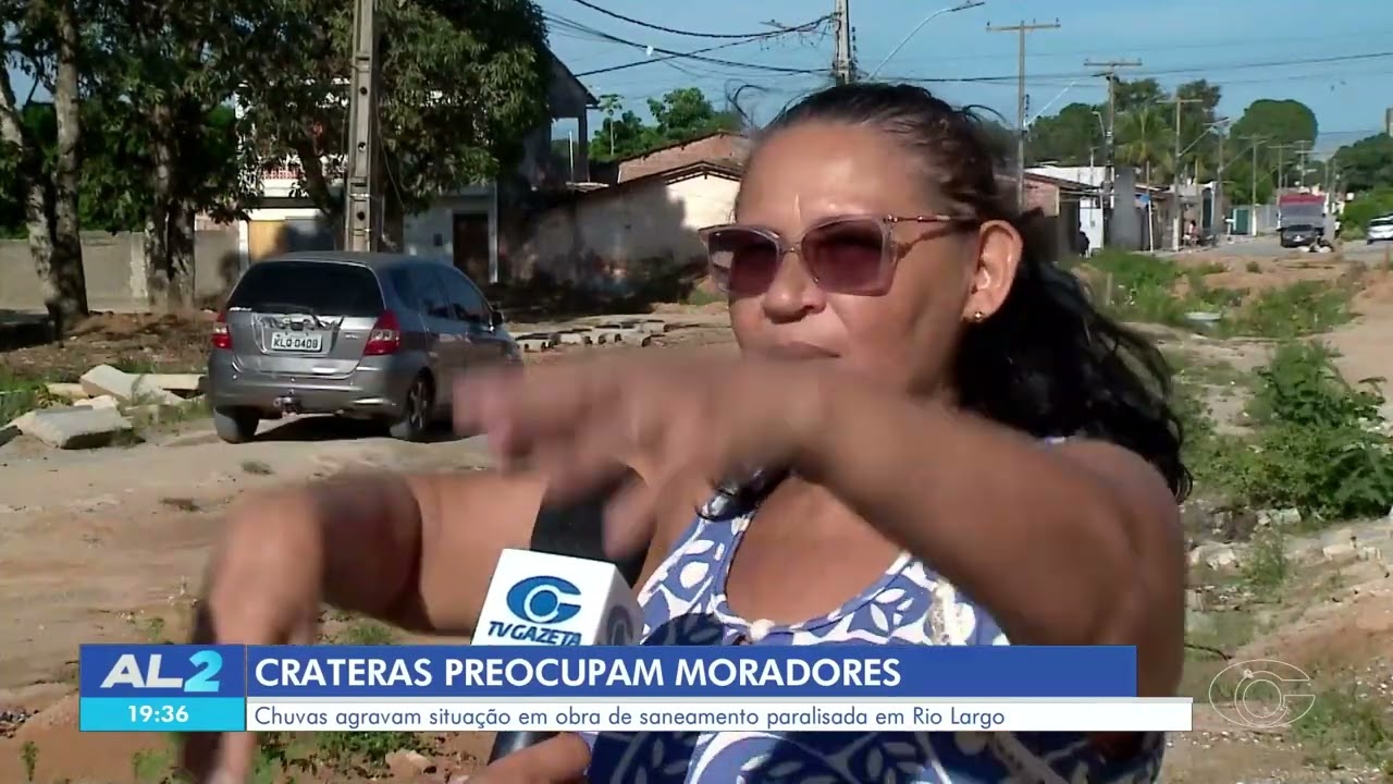 Chuva agrava crateras em obra de saneamento paralisada no Vila Rica, em Rio Largo - 03/03/2026