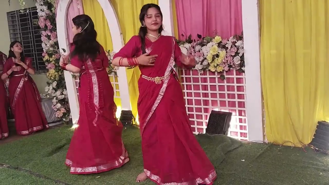Samiya's holud dance.....Naima and Asma....