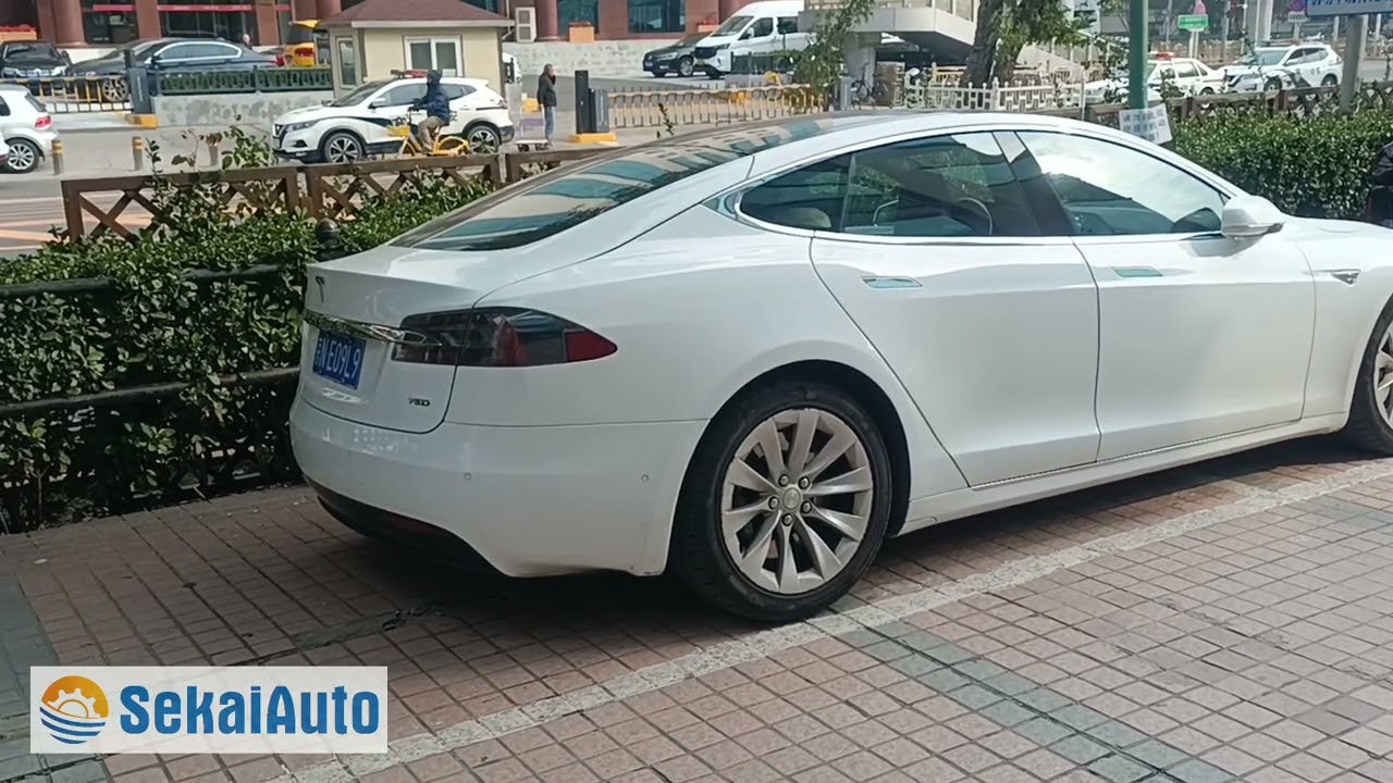 Автомобили местных жителей Пекина. SekaiAuto. 