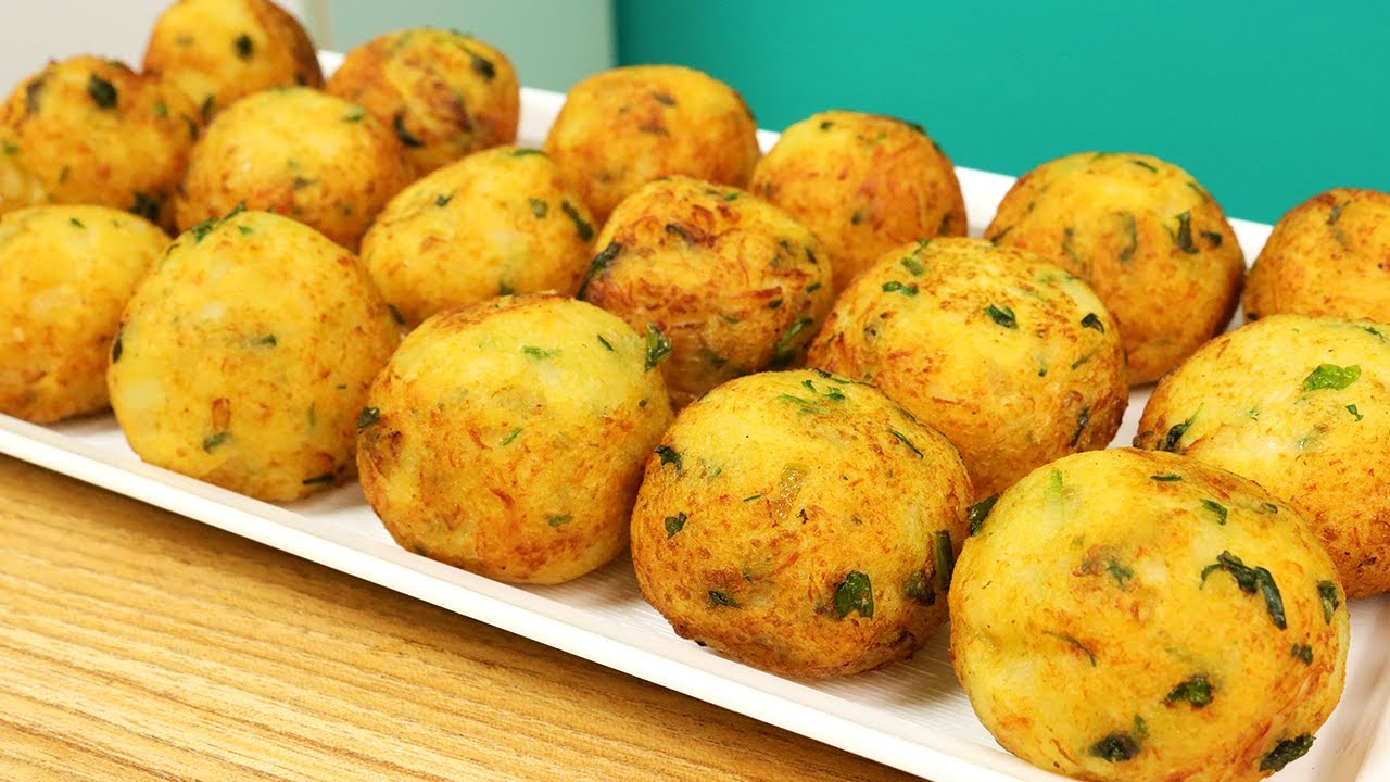 MELHOR QUE COXINHA !! POUCOS INGREDIENTES  E FÁCIL DE FAZER  BOLINHO DE BATATA COM FRANGO !