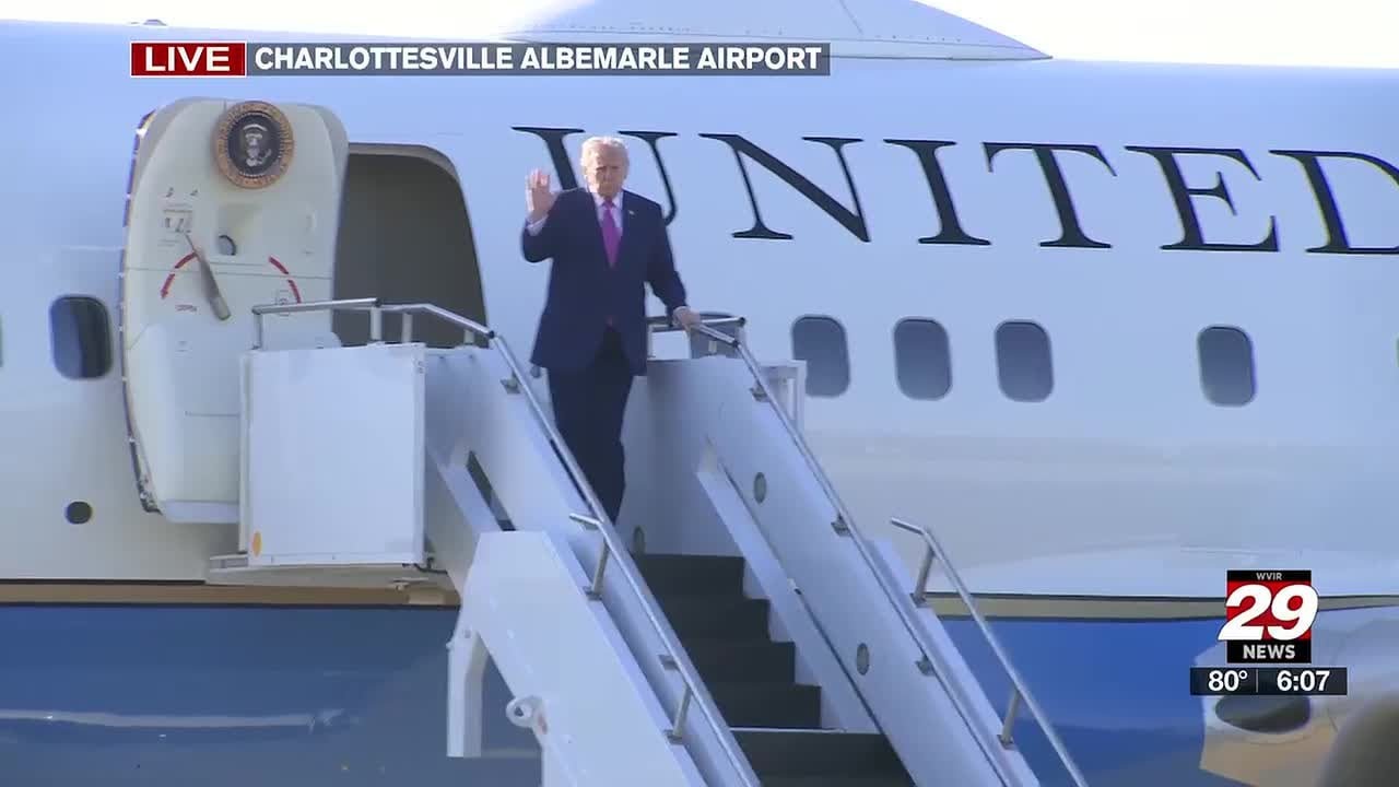 ПЕРВЫЙ ВЗГЛЯД: Президент Трамп приземлился в Шарлоттсвилле