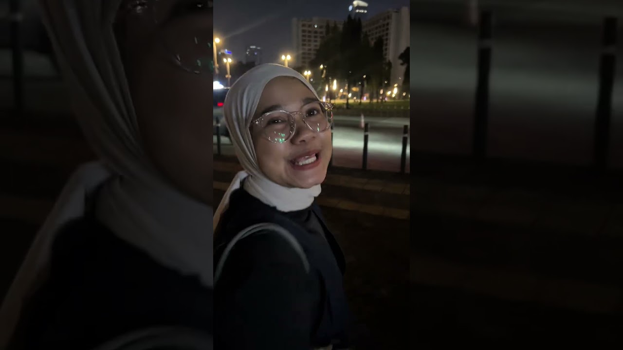 Pulang konser XL jalan kaki di Stadion GBK 