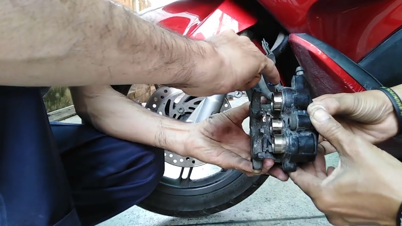 ระบบ​ Combi​ Brake บีบเบรกหน้า​ บีบเบรกหลัง​ ลูกสูบลูกไหนทำงานก่อนหลัง​