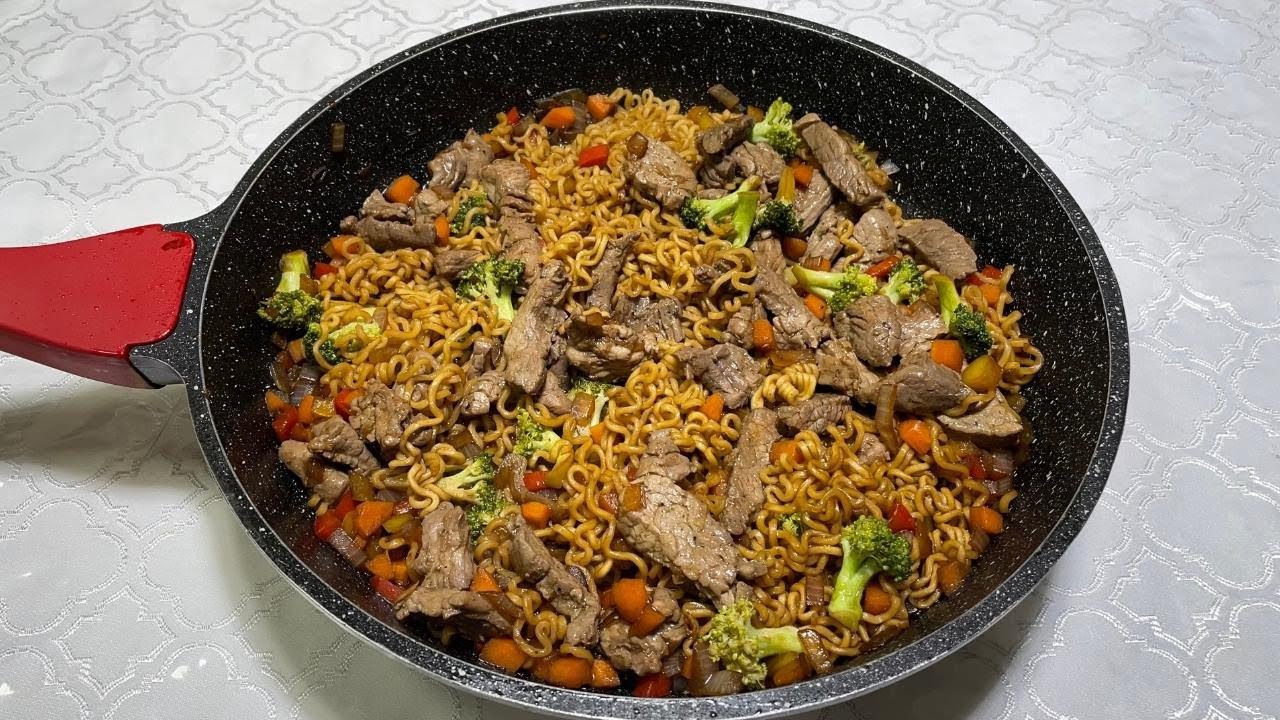 Yakisoba de Miojo | Del&iacute;cias da Eleni