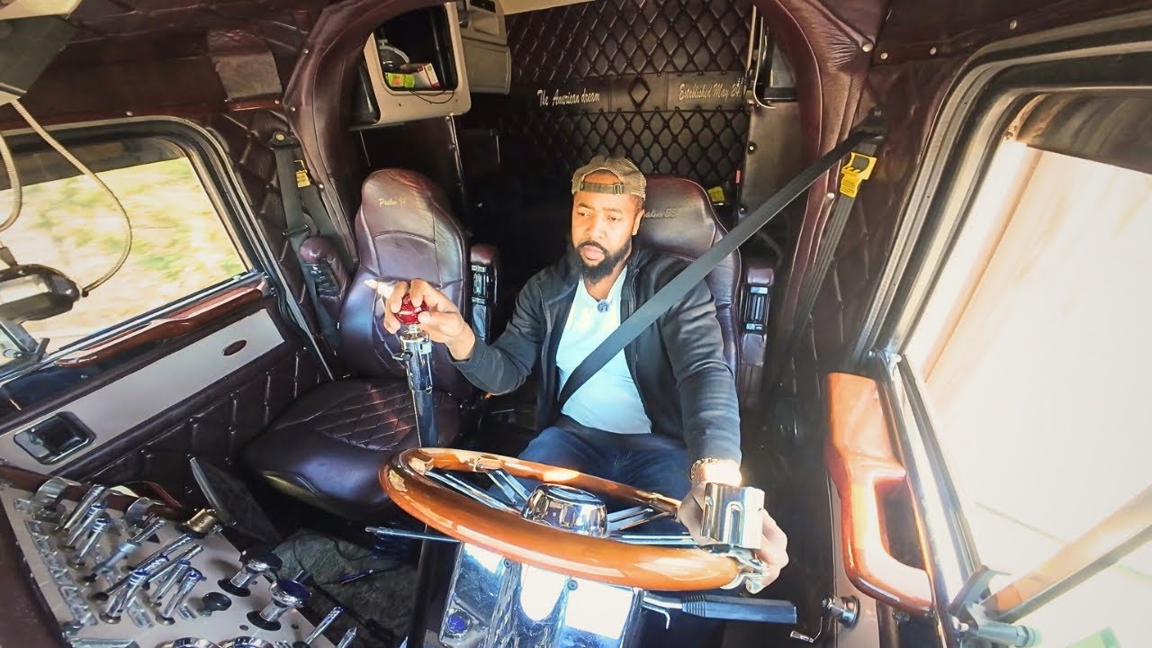 Female Trucker Was Struggling So I Stepped In | My Most Complete Video?