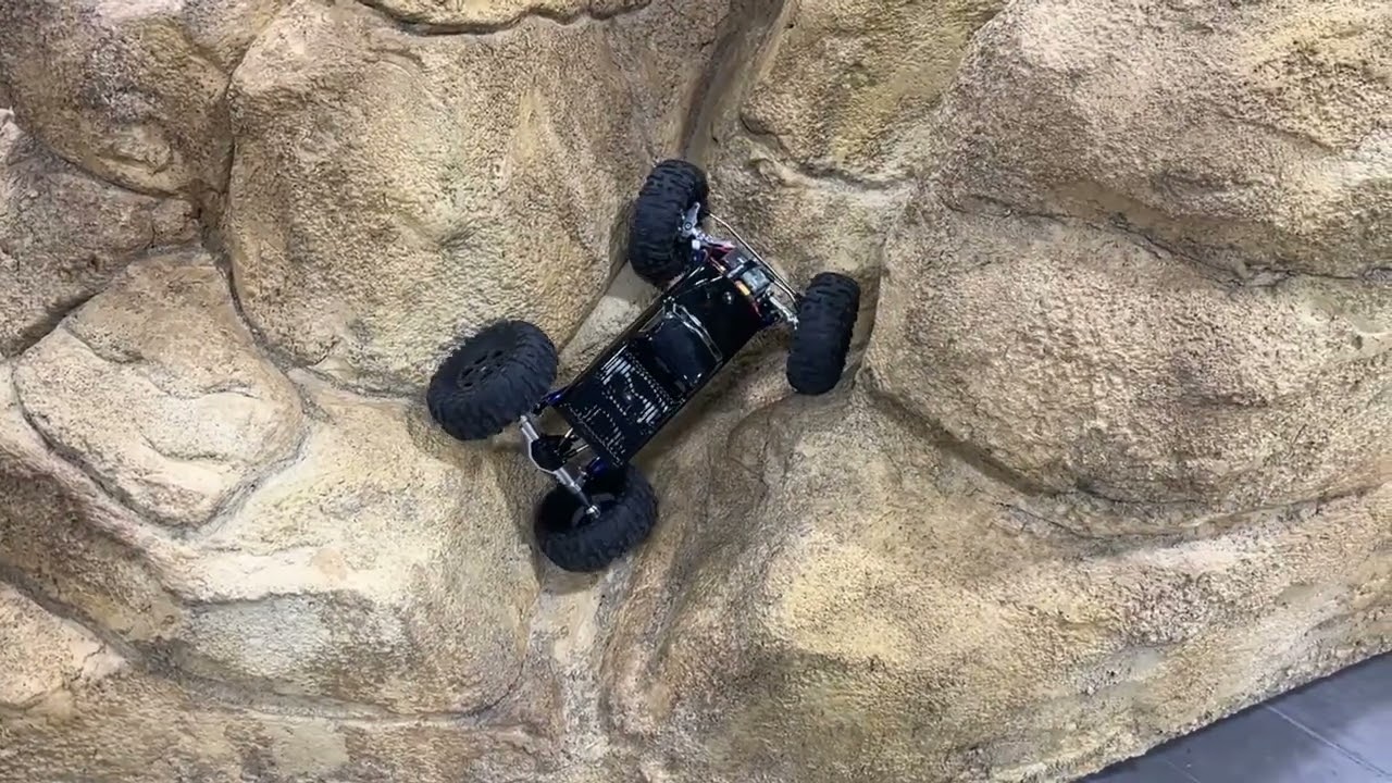 Short Crawling Session at Twizted Krawlers RC