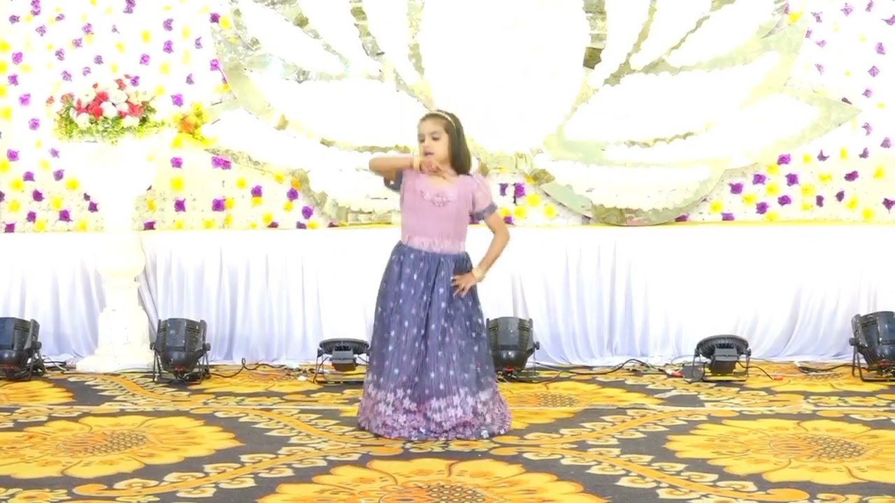 Chachu ke Shadi mai Navya ka Dance #chachukishadi #dance #sangeetdance #devarkishadi #shadiwalaghar