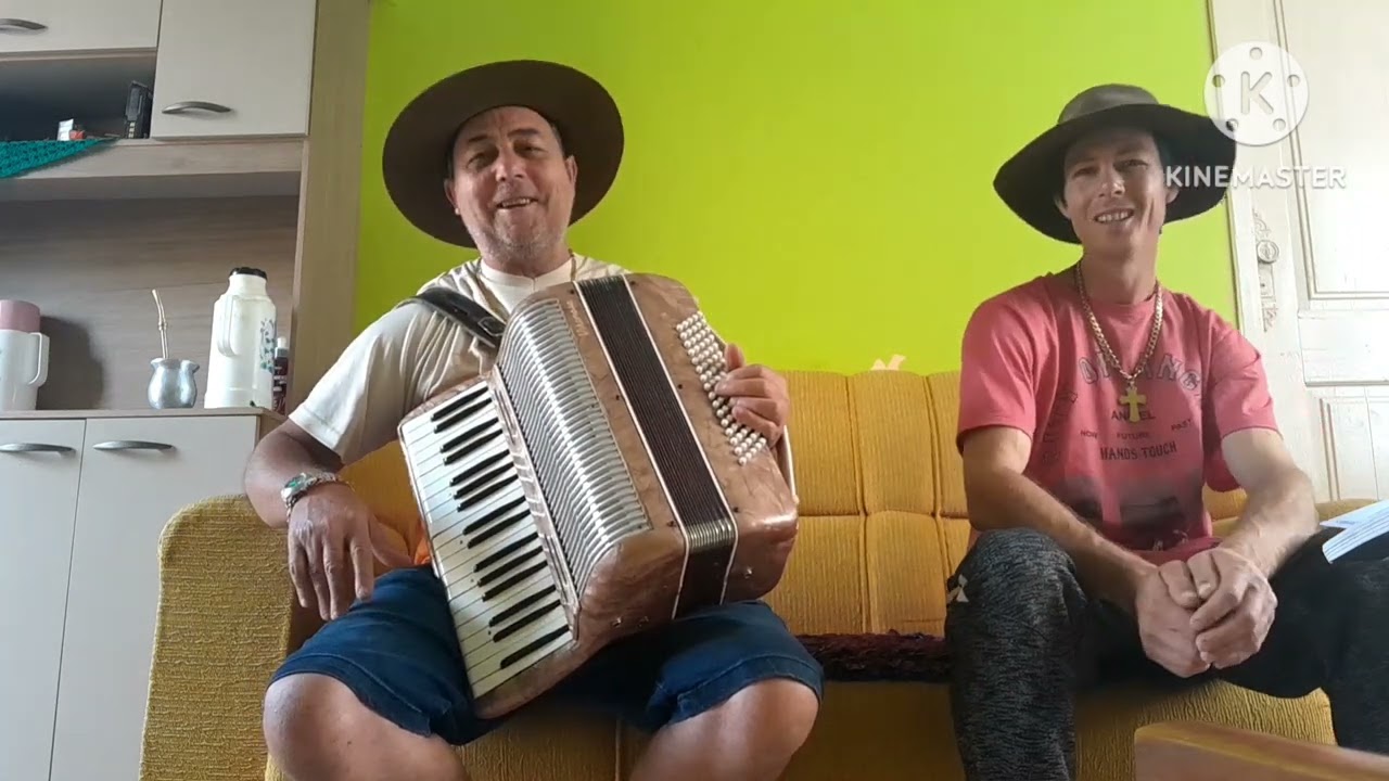 Paulo e Ângelo filho 🎶 🤠 ( RANCHO NO PE DA SERRA )