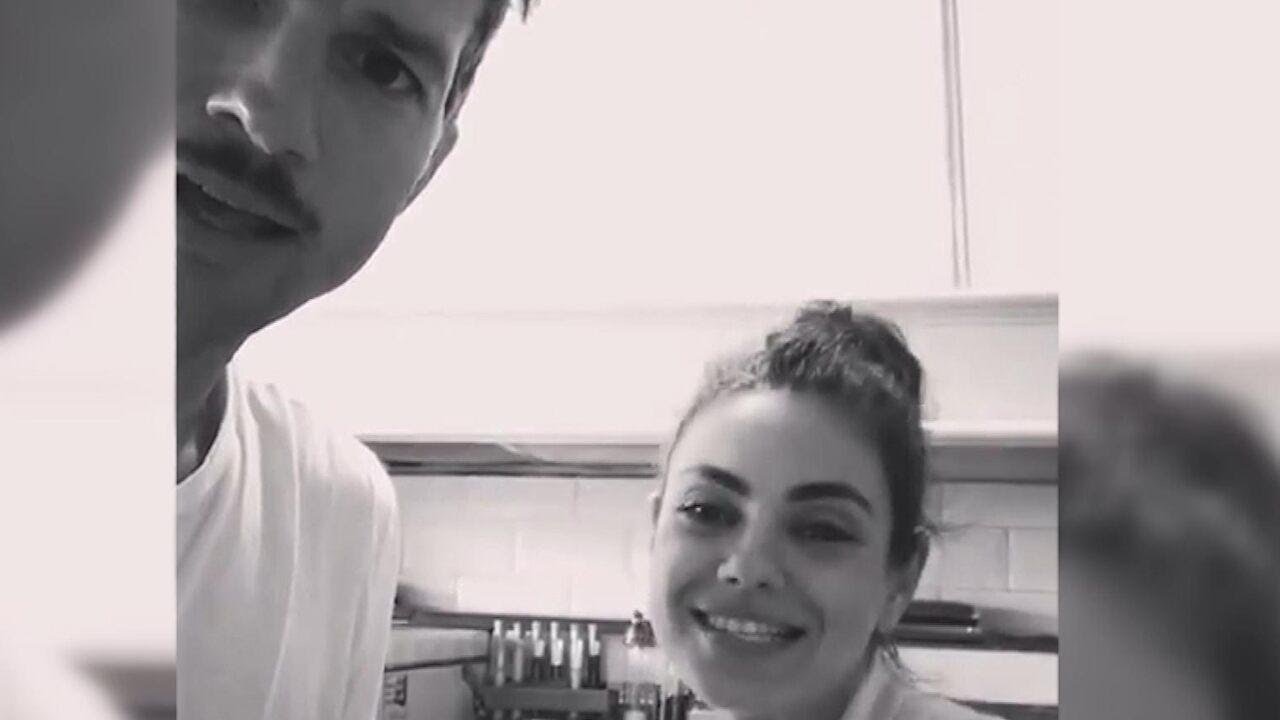Watch Ashton Kutcher and Mila Kunis SING Their Hearts Out to 'La Vaca Lola'