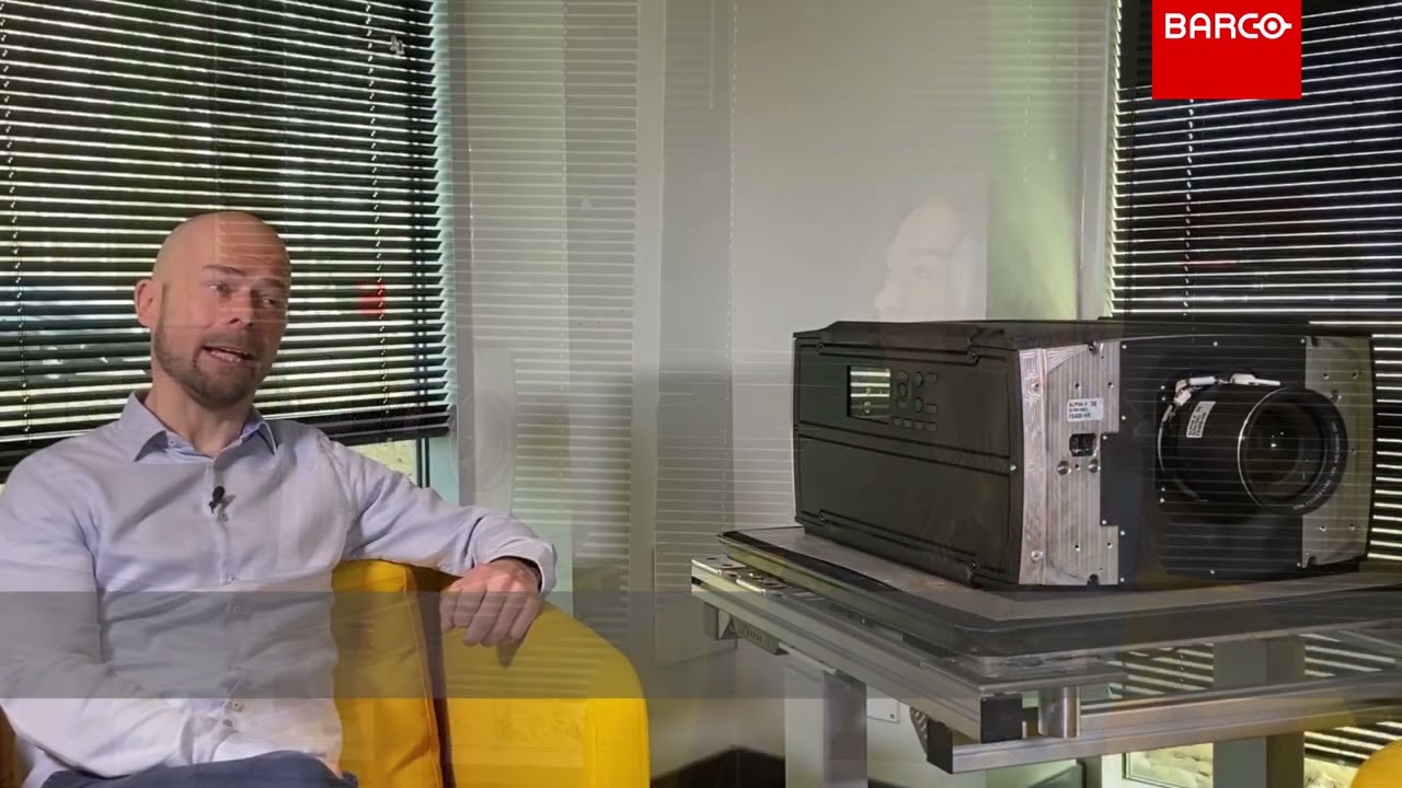 Barco F400 projector   preview