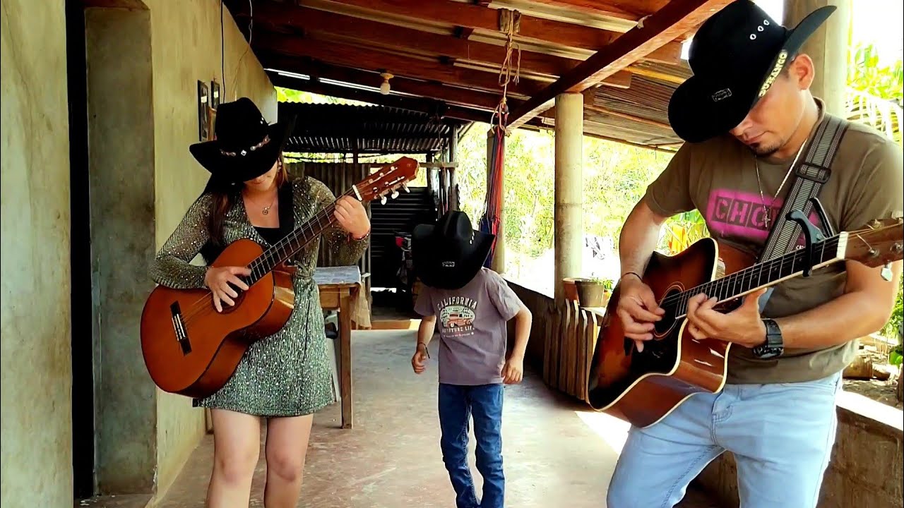 Nadie es eterno en el mundo cantamos a tres voces:Música En Familia