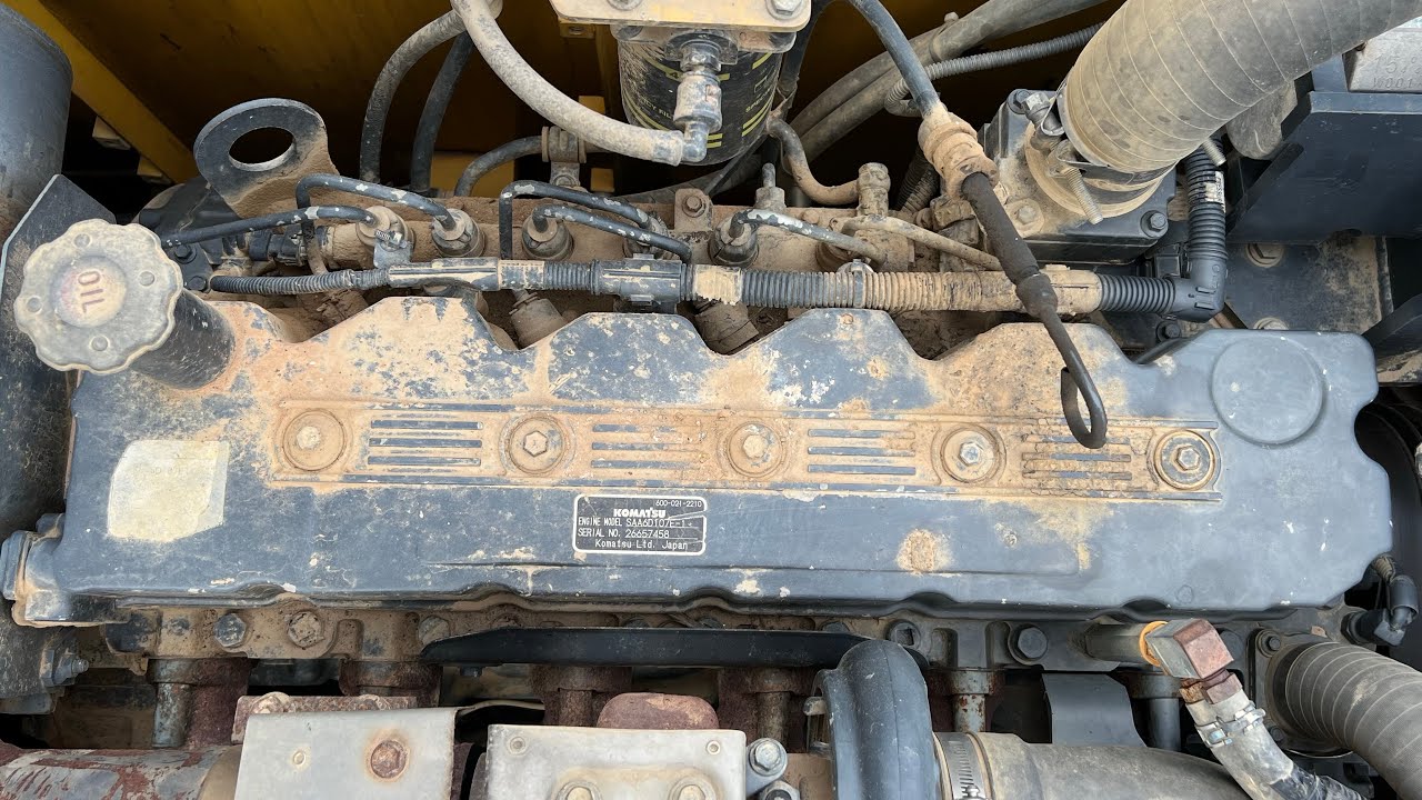 Komatsu excavator fuel injector problem and solutions- black smoke from exhaust system 
