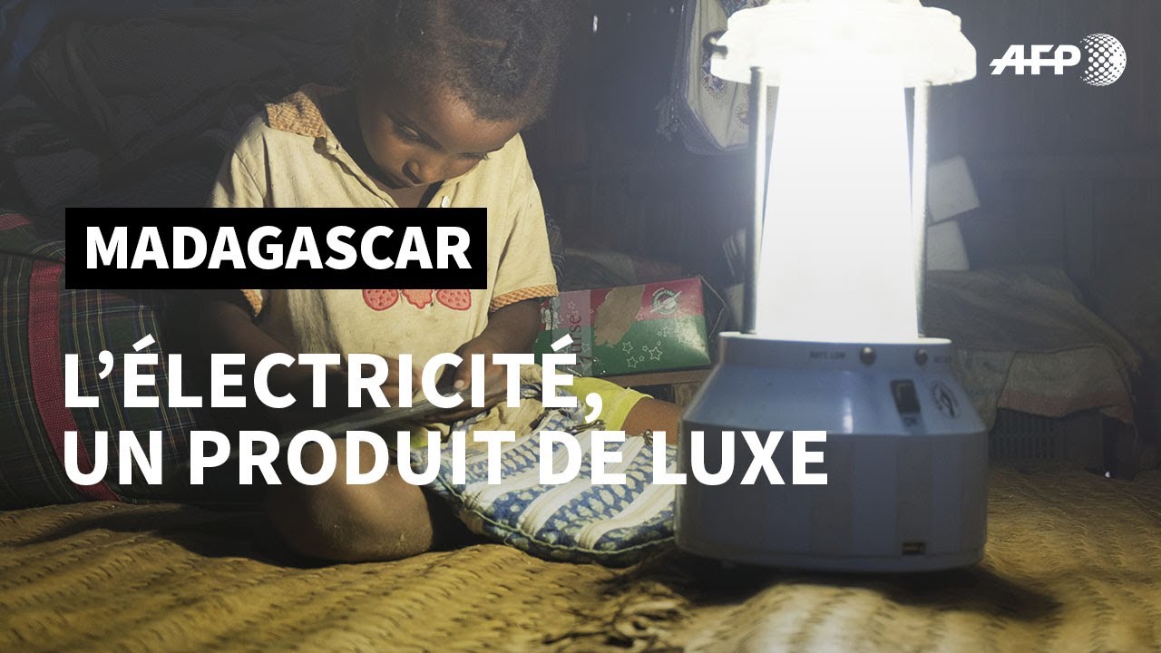 A Madagascar, l'&eacute;lectricit&eacute; reste un produit de luxe | AFP Reportage
