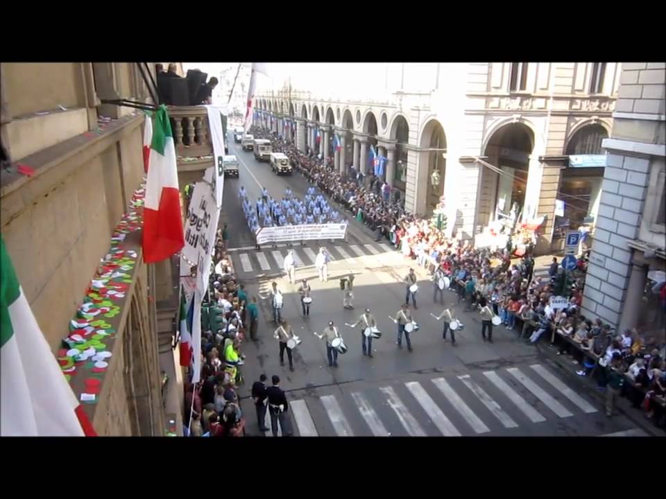Adunata degli alpini a Torino: la sfilata in centro