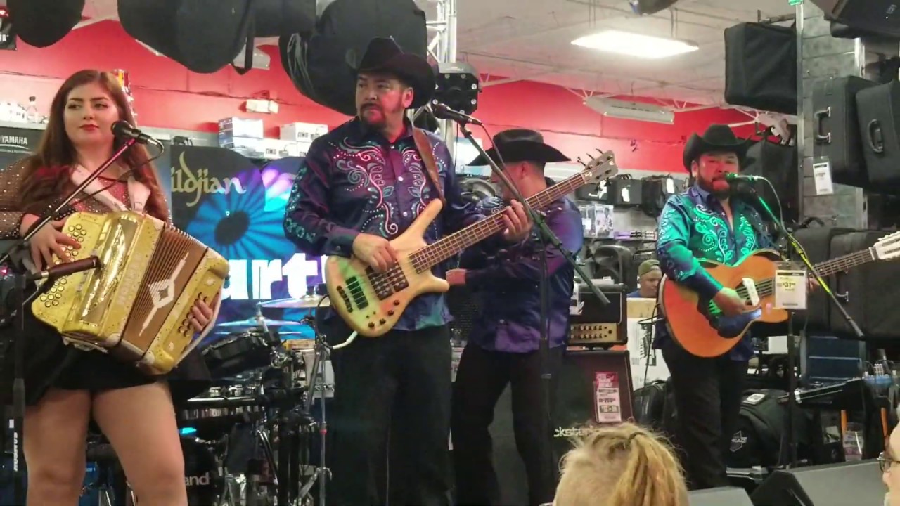 Viva el Amor - Grupo Control y Jennifer Degollado 12-06-18 Houston TX.