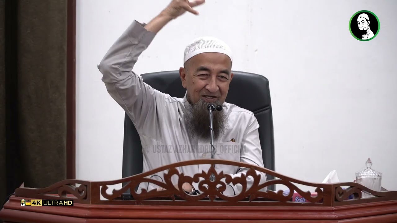Kucing Masuk Dalam Kain Semasa Sujud - Ustaz Azhar Idrus