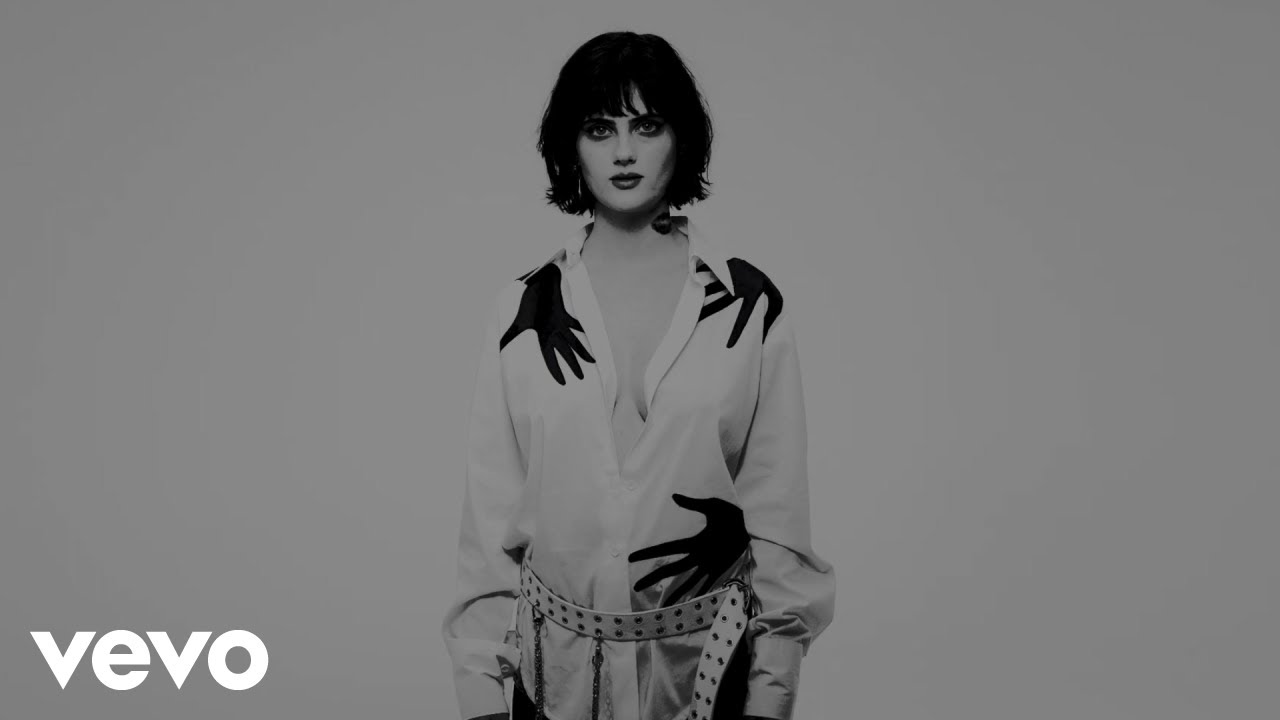 EMELINE - makeout with a stranger (Lyric Video)