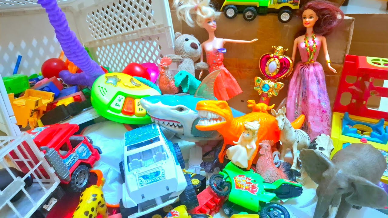 cleane up our toys asmr into cardboard box || review,