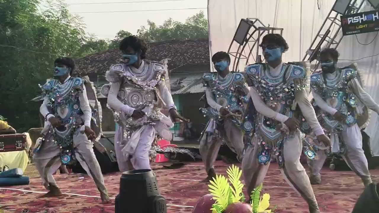 डांस प्रतियोगिता सलोनी 2025