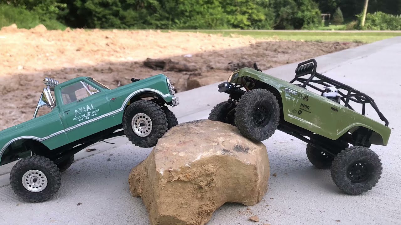 Axial SCX24 Deadbolt and SCX24 1967 C10 Outside