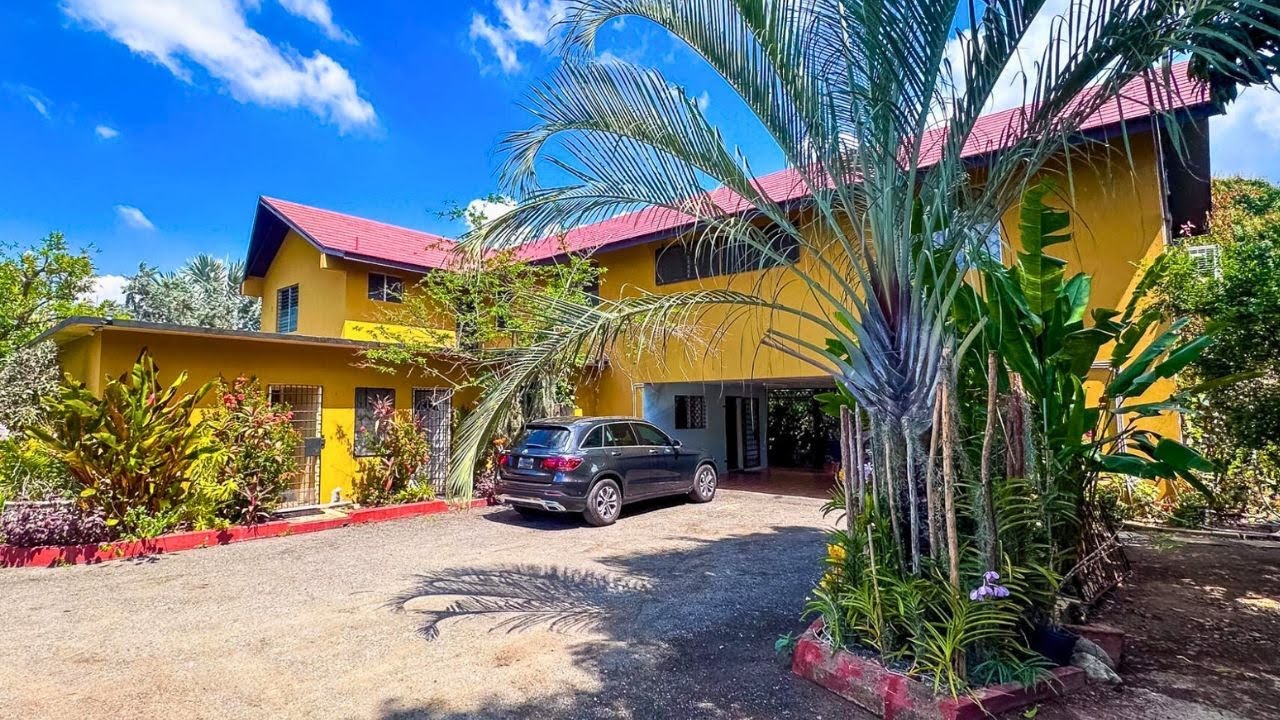 Tropical Haven 4 Bedroom 4 Bathroom House At Halifax Ave, Barbican, Kingston 6, Jamaica