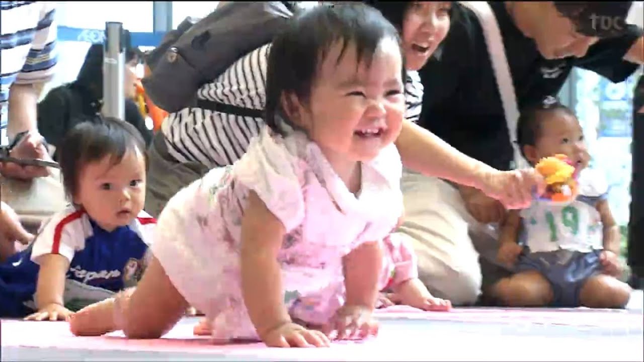 「優勝タイムは8秒36！」赤ちゃんハイハイレース　3メートル先の父母向かって『ハイハイ』スピード競う