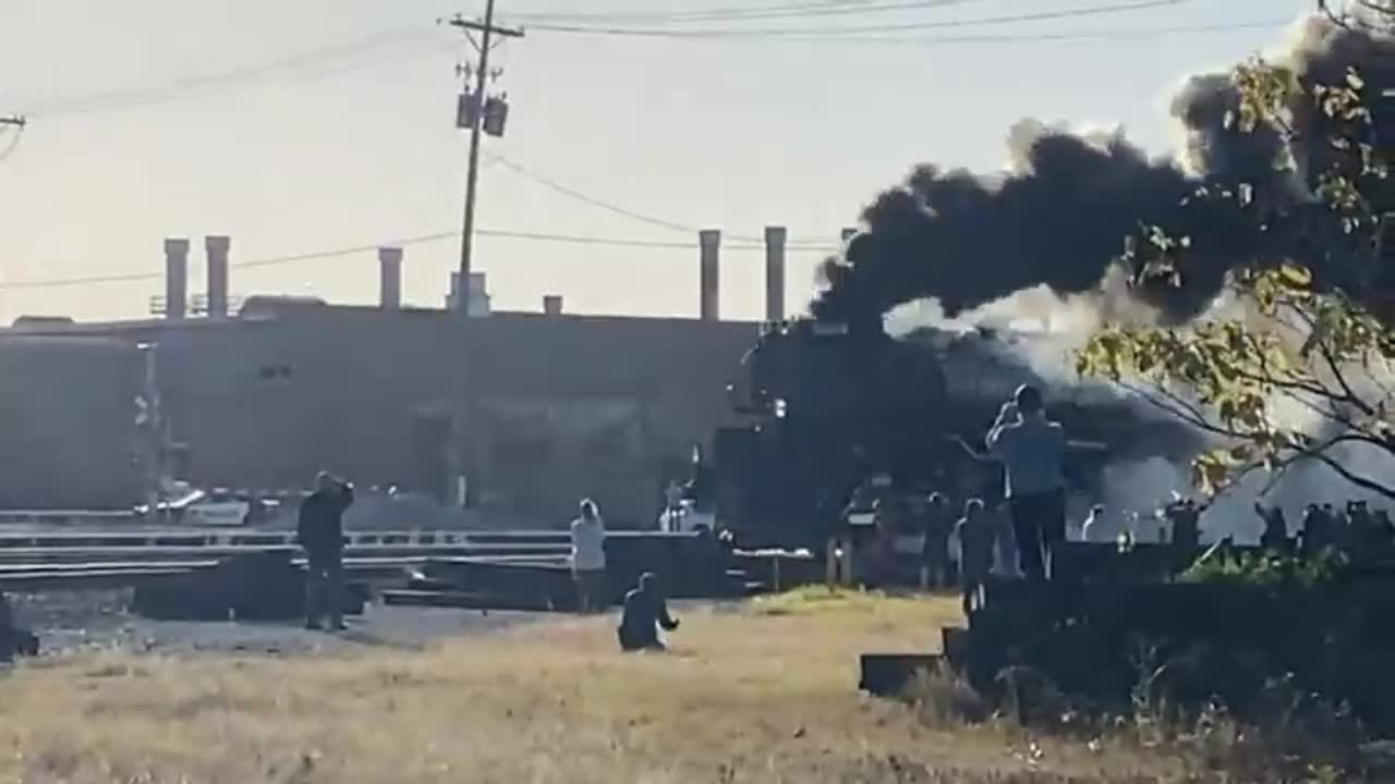 Union Pacific No.4014 Big Boy spends the night in Coffeyville